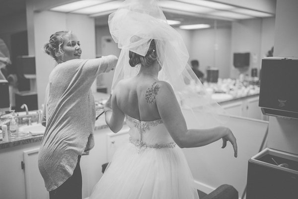 Chesapeake Wedding Photographer, bride getting ready