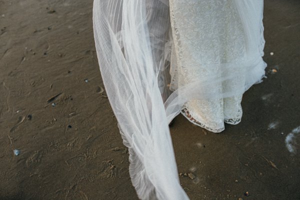 Carova 4x4 beach wedding Sarah D'Ambra Photography 