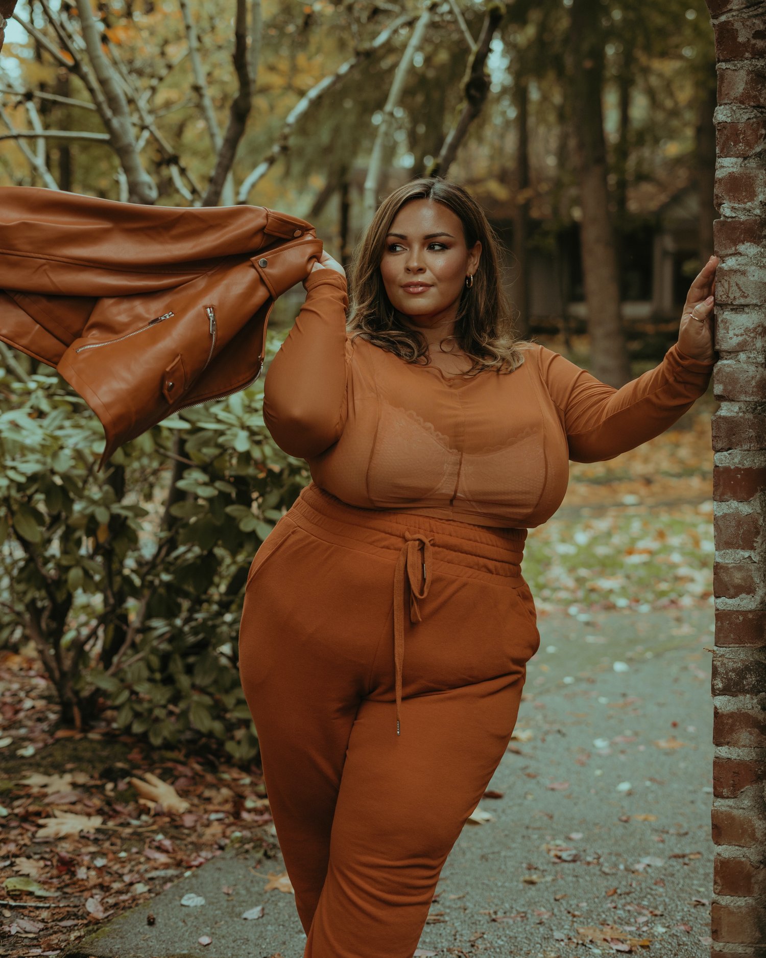 10 Plus Size Brands to Know  Curvy outfits, Curvy girl fashion, Plus size  fashion
