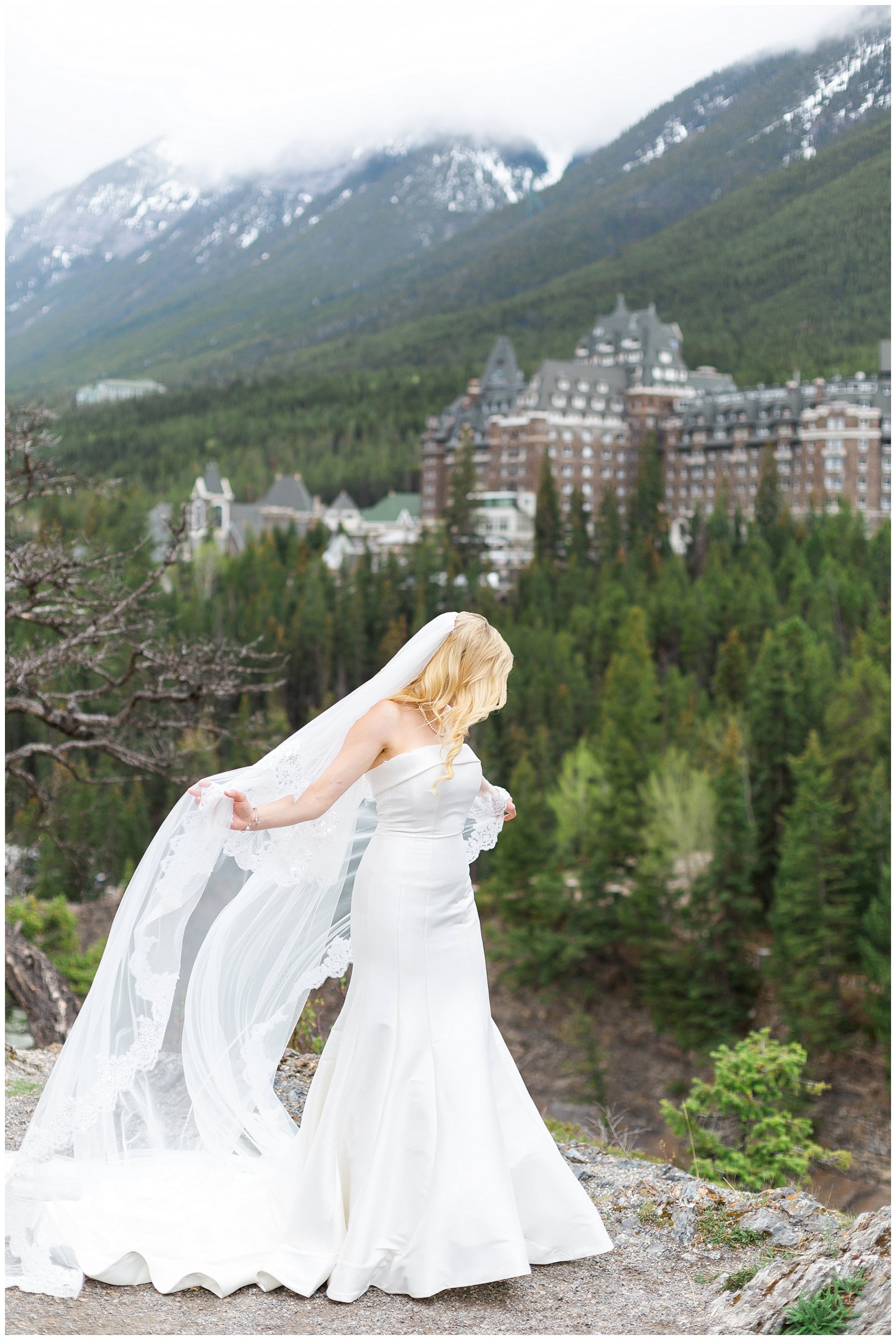Banff mountain bride in Alberta 