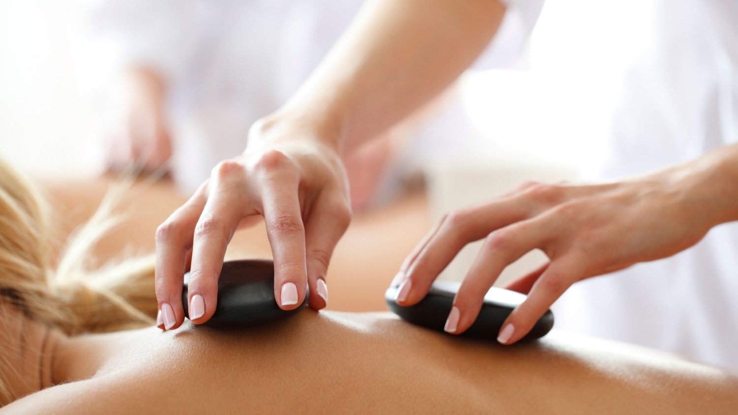 Formuler emne Lige Pros and Cons of Hot Stone Massage Therapy | ZZ Day Spa