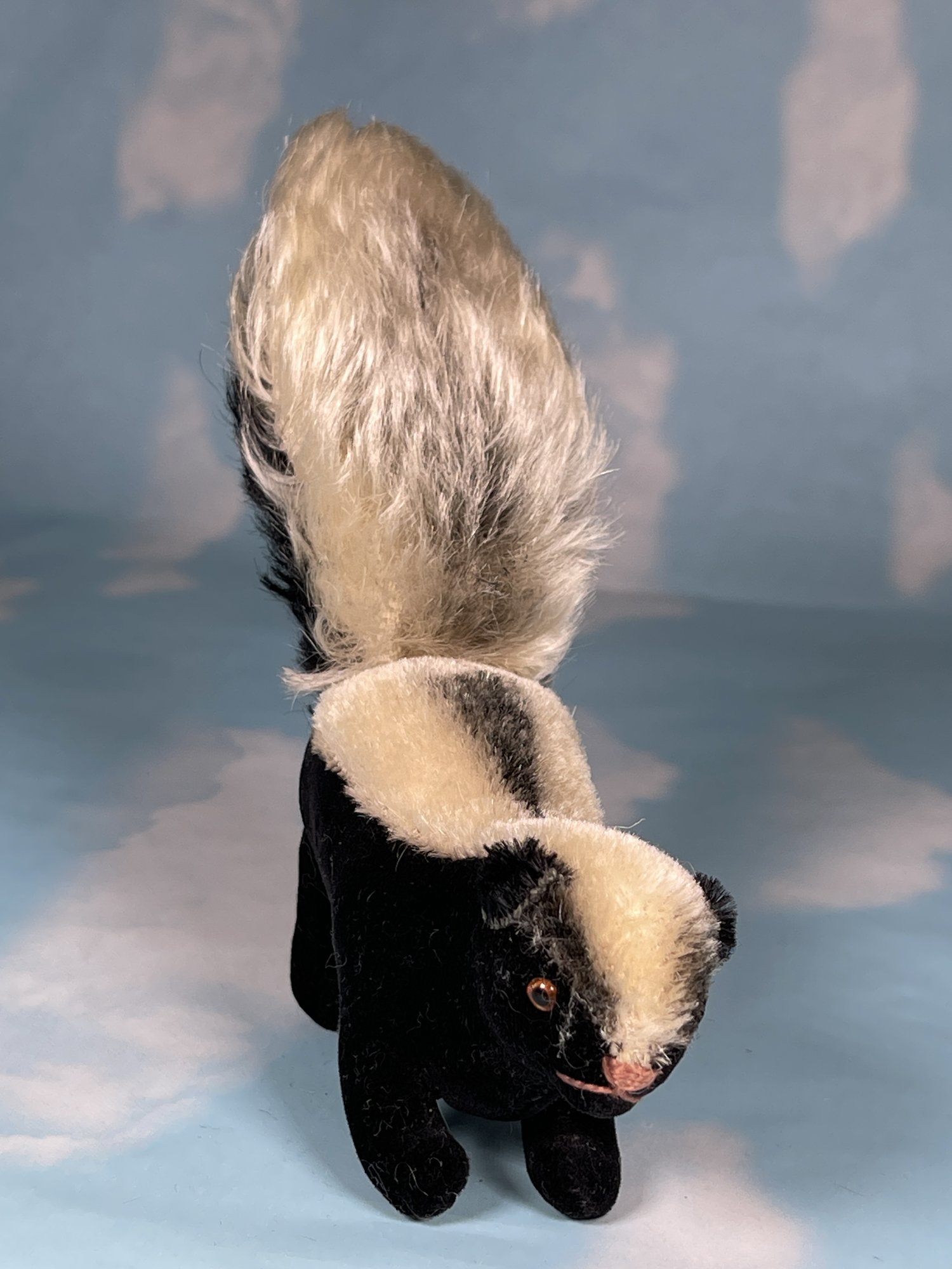 Steiff Skunk 4.5 inches long — The Port Collection
