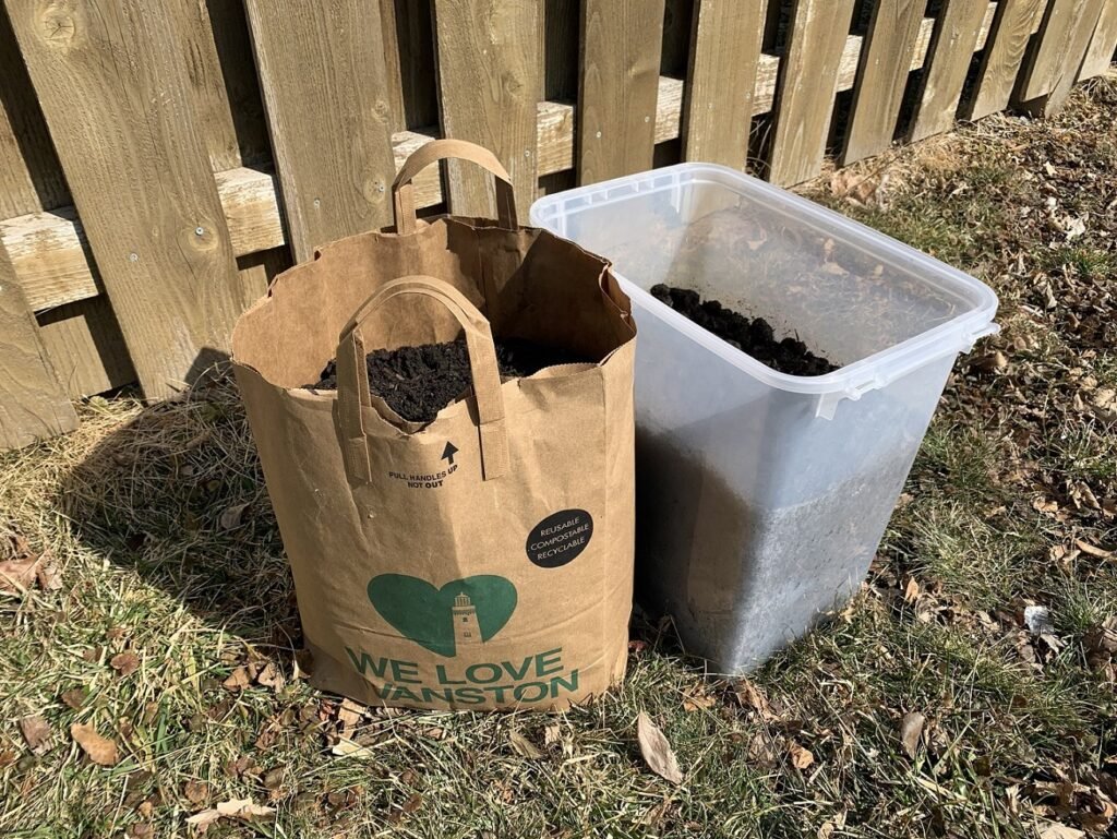 Container options for finished compost