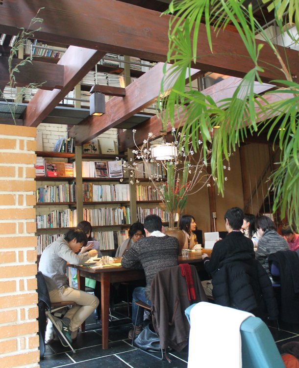 Cafe Bibliotec, Kyoto, Japan, Lonely Planet, Cafe Bibliotec hello