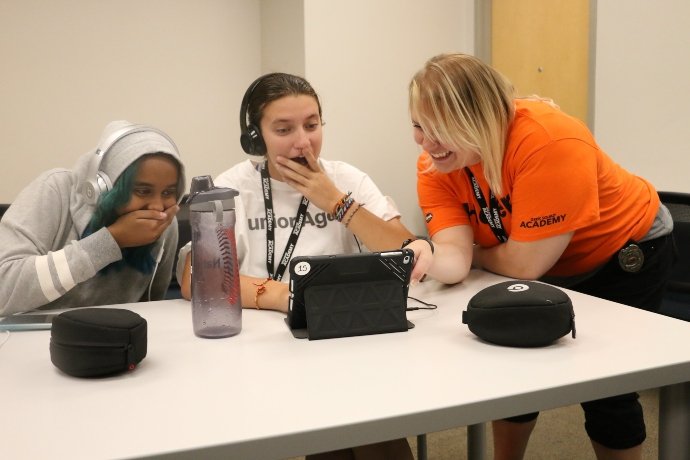 YWCA Youth use iPads to compose digital music