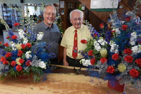 How to Arrange Flowers- American Grown Original