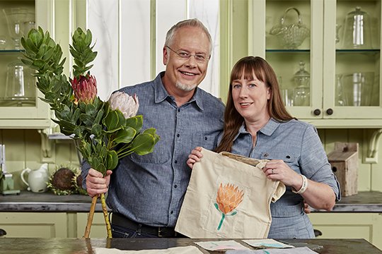 J joins Craft Expert Jennifer Ackerman Heywood to block print Protea on Life in Bloom!