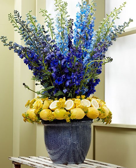 This stately arrangement may look difficult but it's 3 simple elements- that come together Impressively!