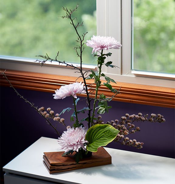 J creates this Ikenoba Inspired Japanese Flower Arrangement on J Schwanke's Life in Bloom!
