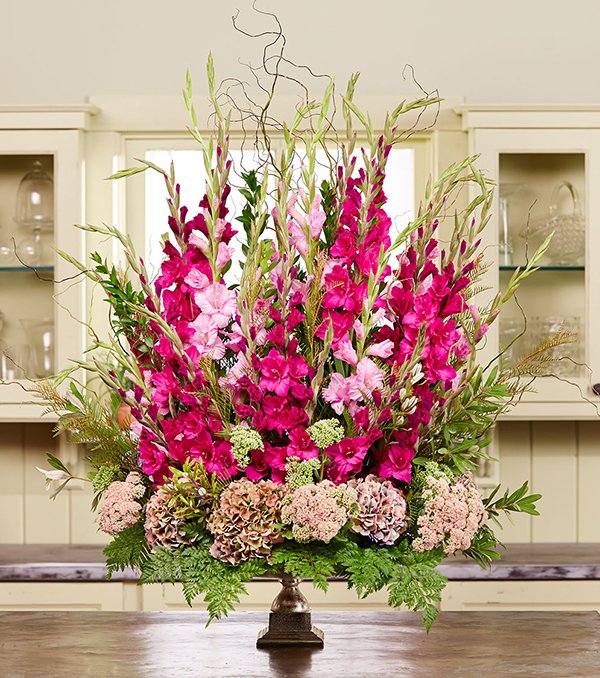 This giant arrangement is "EMPTY inside- J shares the trick behind the Perimeter Urn in this episode of Life in Bloom!