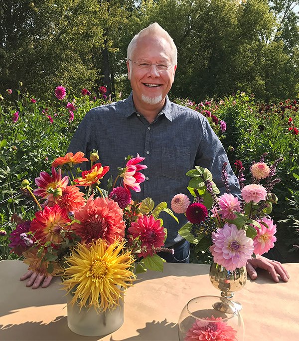 When you're surrounded by Dahlias- you can help but make arrangements! 