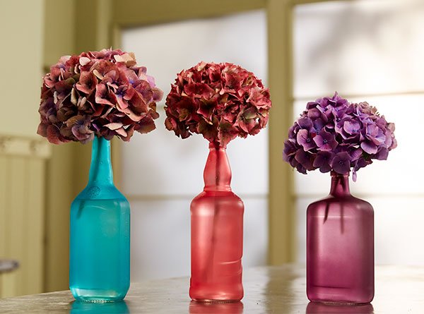 It's not limited to Dahlias- just about any flower looks great in these Design Master Color Enhanced Bottles!