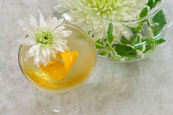 It's Flower Cocktail Hour- and time to make the "Chrysanthemum Cocktail" it's a classic- and time honored... and perfect for #Flowercocktailhour
