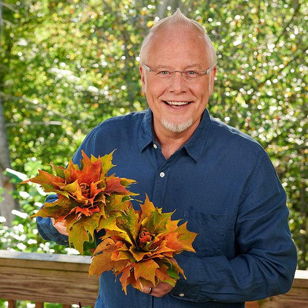 J's Celebrating the Autumn Harvest in this episode of Life in Bloom- featuring fun projects- like these Autumn Harvest Fall Leaf Roses!