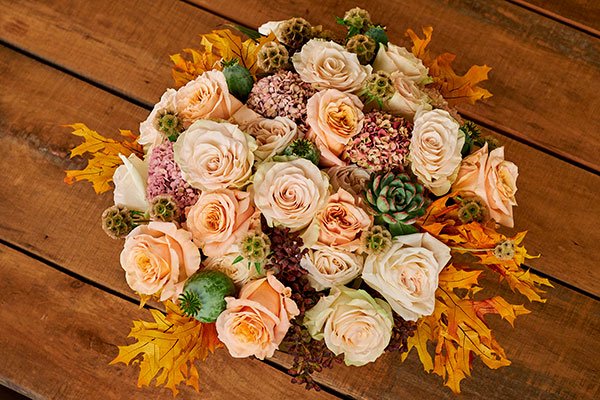 J shows you his special techniques for opening roses- and then shares tips for creating your own lush Rose Autumn Harvest Centerpiece!