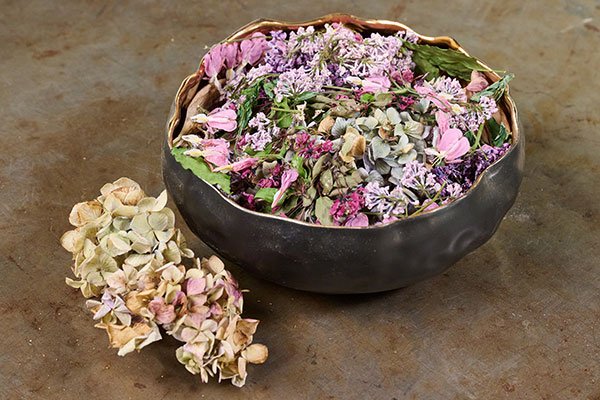 Creating your own Potpourri- (or as it directly translates: Rotting Pot)... with flowers from the garden!