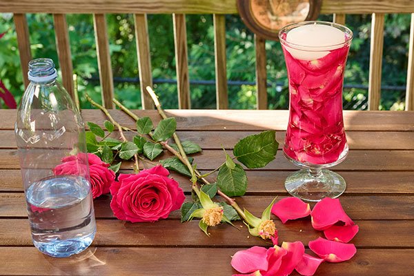 Use Fresh Fragrant Rose petals- to create an illuminated candle vase! 