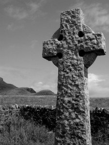 Memorial_cross_in_Canna's_Church_of_Scotland_graveyard_-_geograph.org.uk_-_1426006
