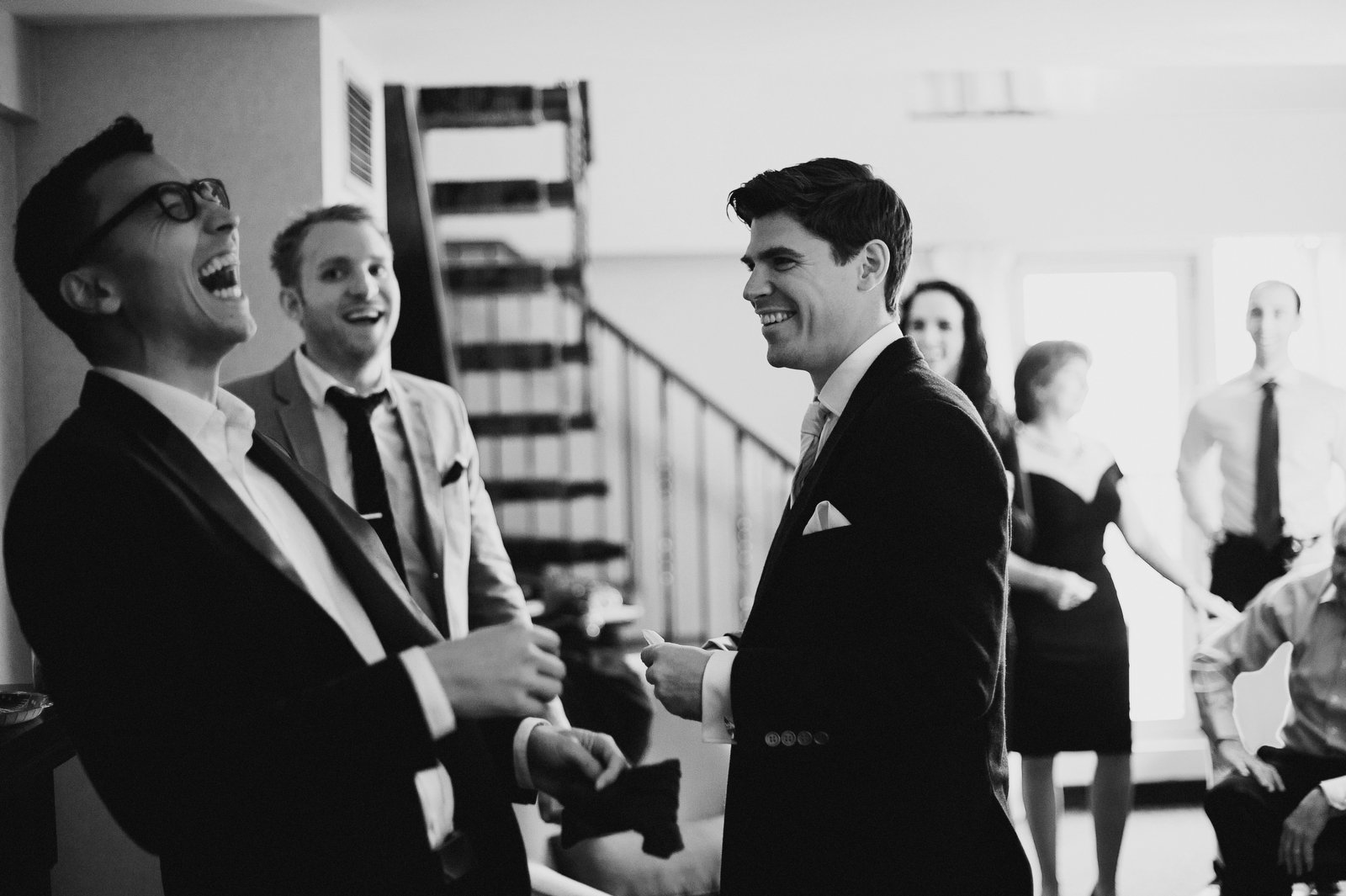 laughter as groom gets ready in niagara falls