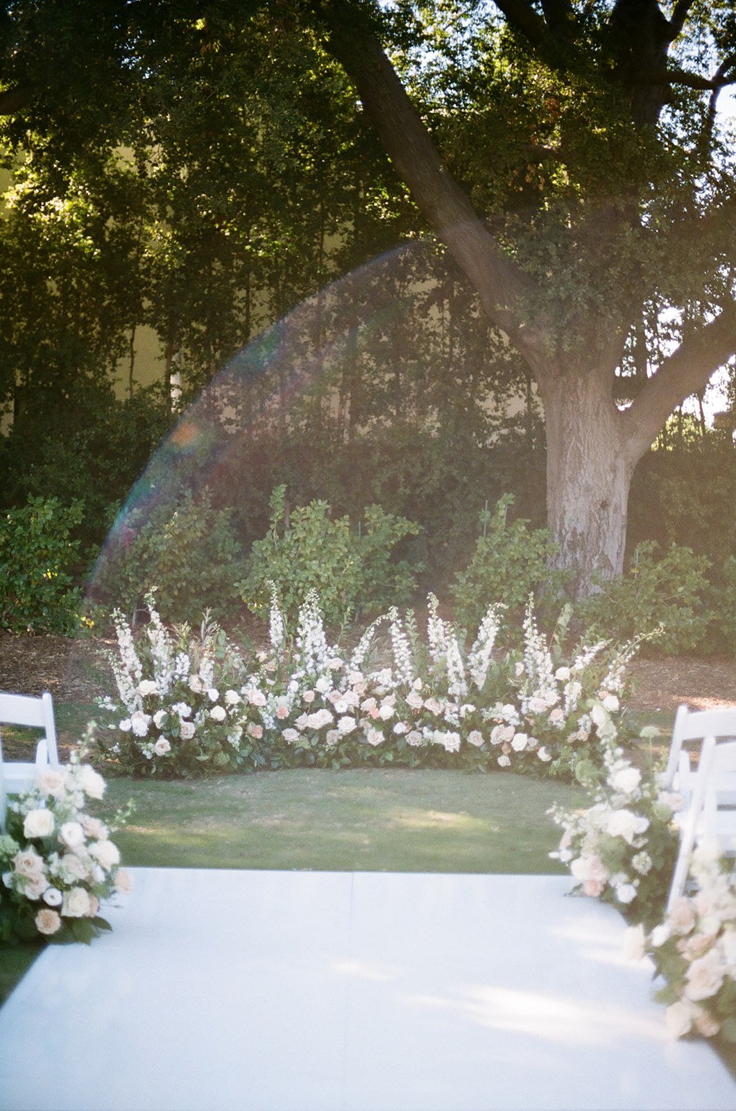 Romantic wedding details and floral arrangements