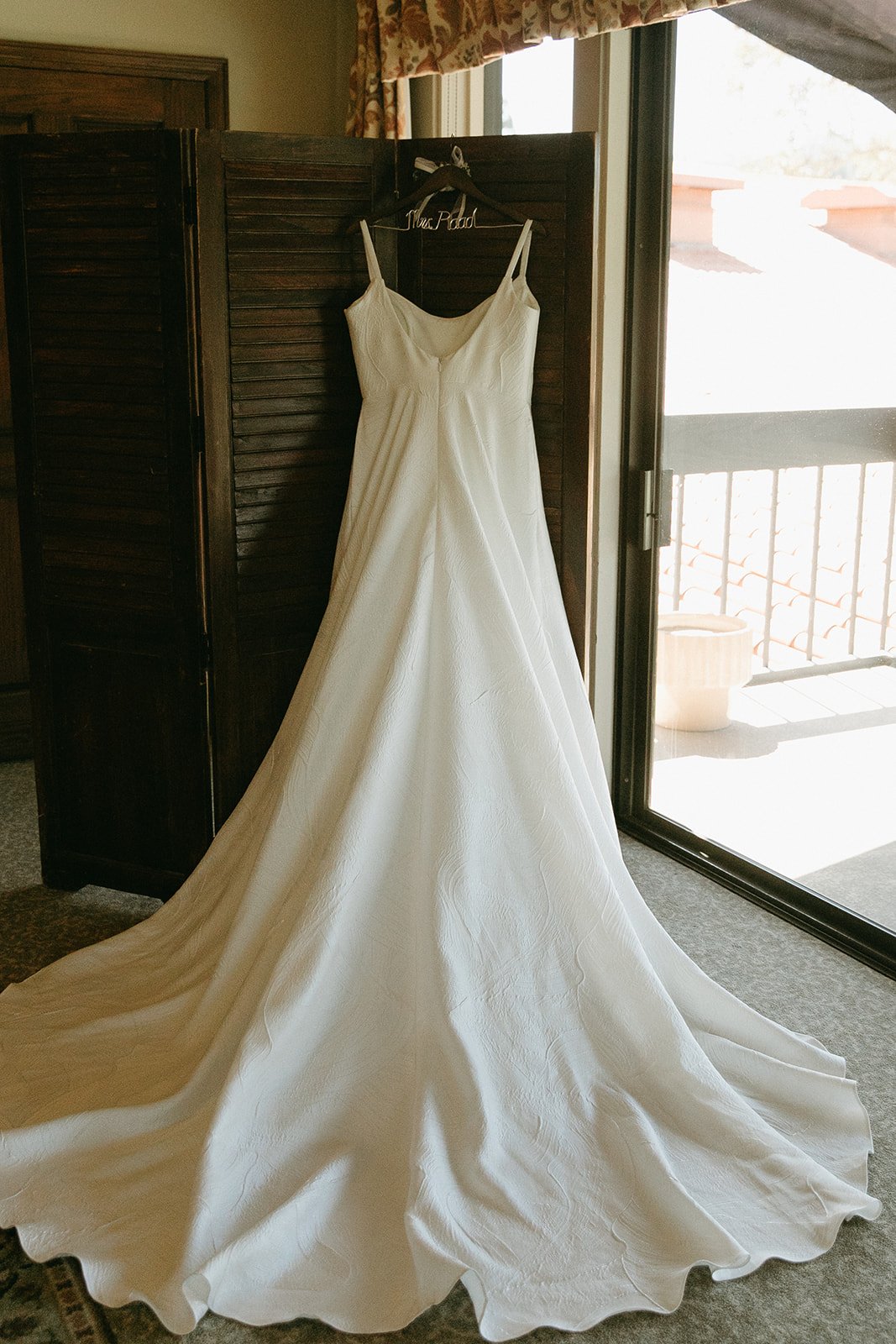 White bride wedding dress