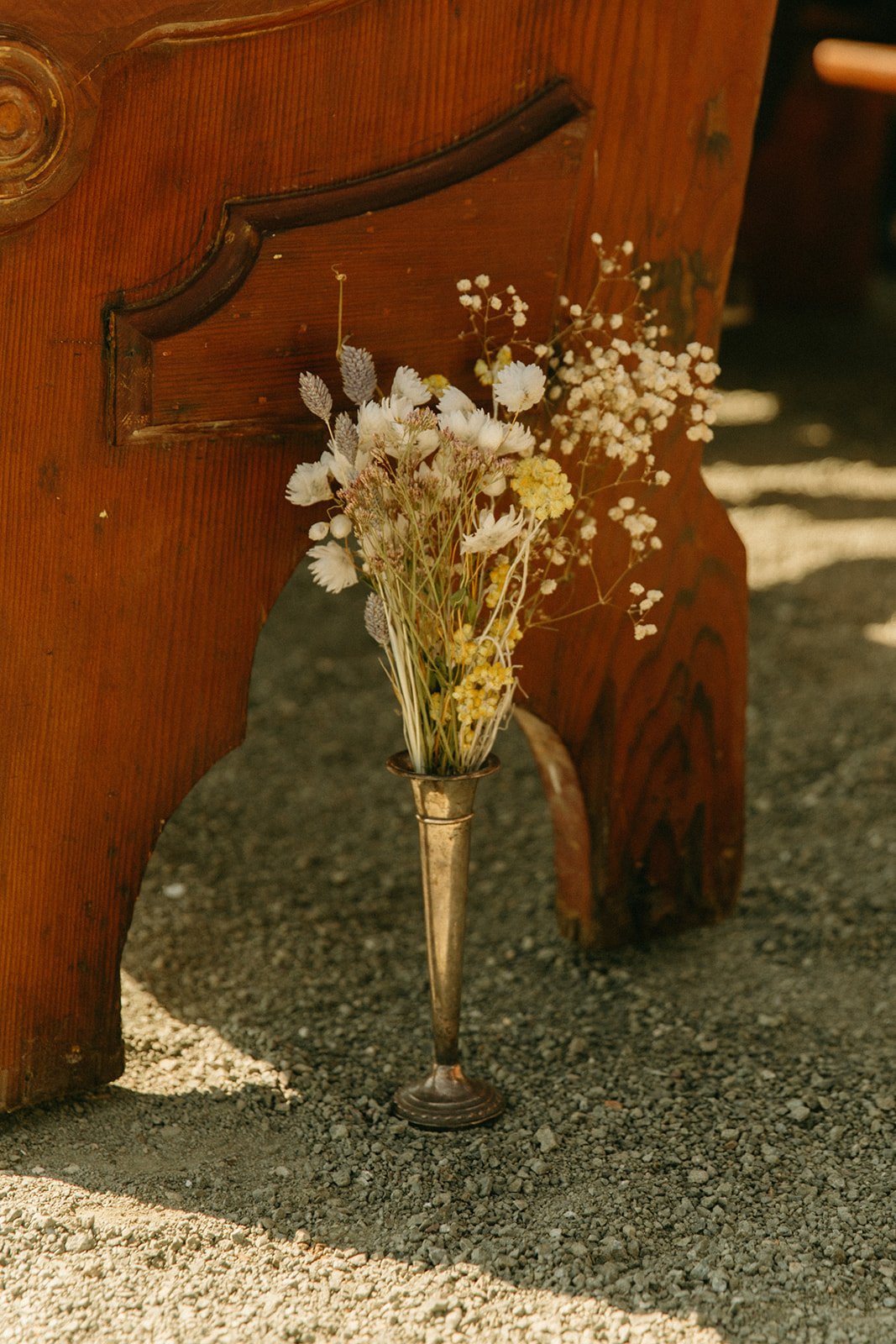 Wedding ceremony details and florals