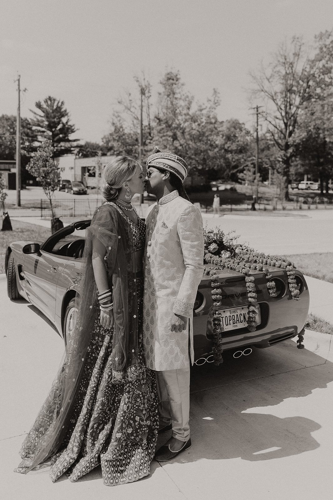 A unique Midwest Wedding Day with Indian elements and details