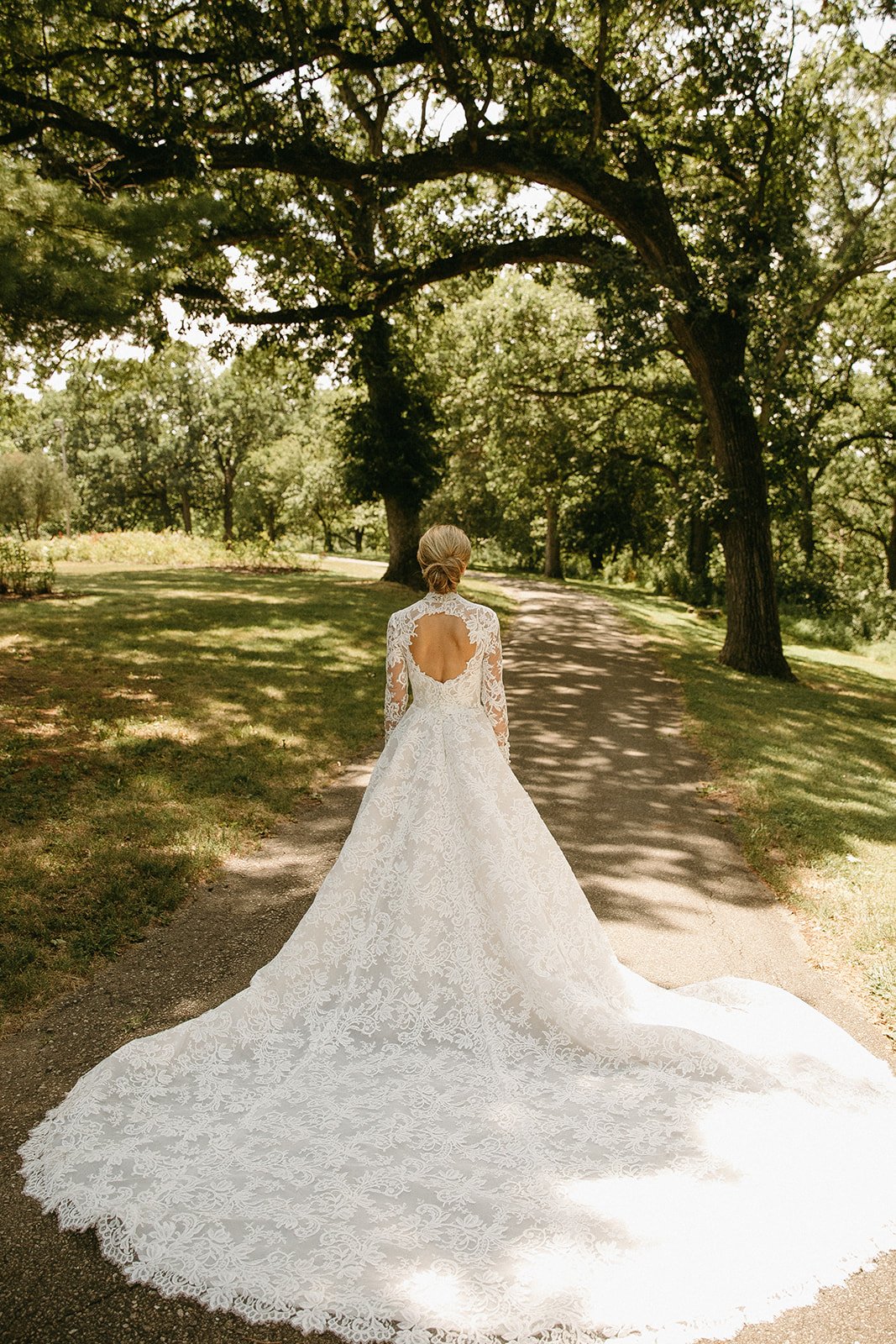 Dreamy Midwest Wedding Day At Willow on Grand