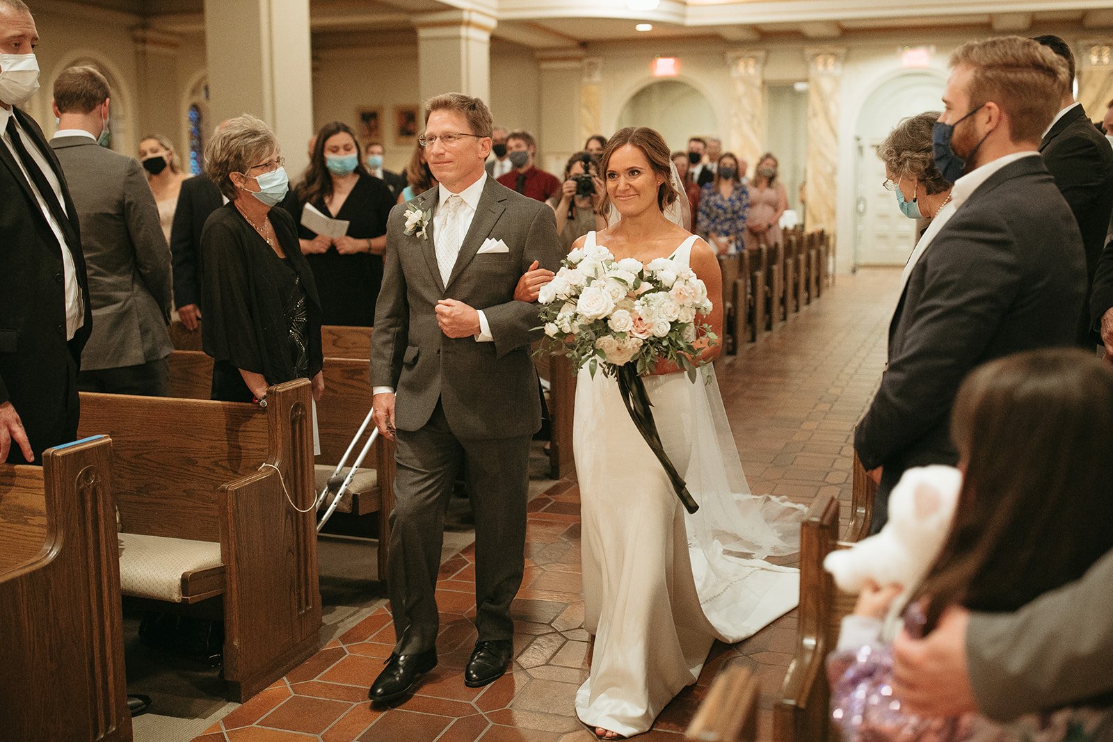 A Fun Intimate Wedding Day In Illinois With Elegant Wedding Decor