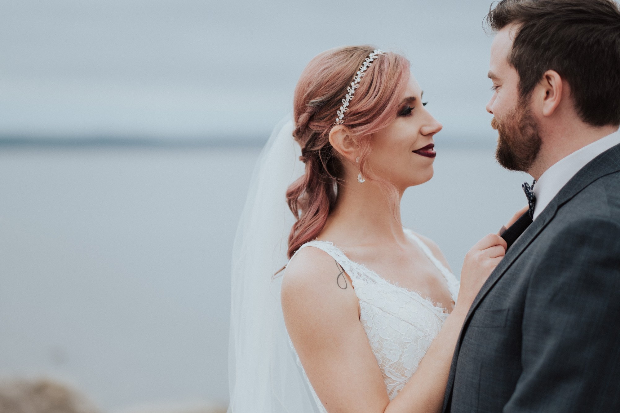 Wild Rosebuds | Shooting a wedding with the Fujifilm X-T20 with the 56mm F1.2 lens 
