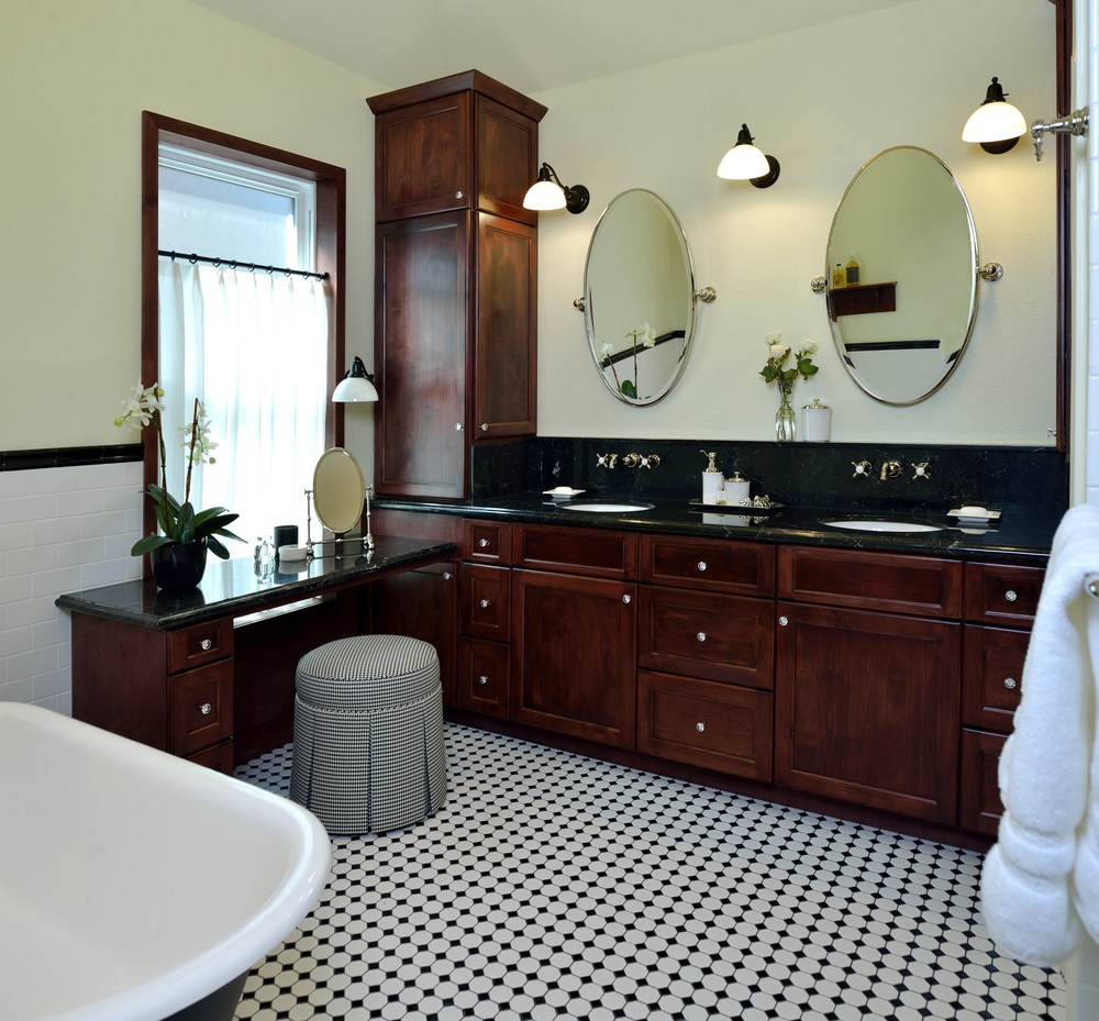 BEFORE & AFTER: This Vintage-Inspired Master Bathroom Is An Instant ...