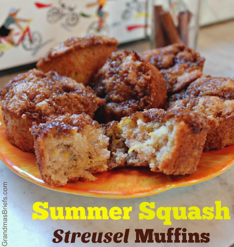 summer squash streusel muffins