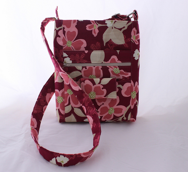 Friday Spotlight: Tracey's Hipster Handbag — SewCanShe | Free Sewing ...