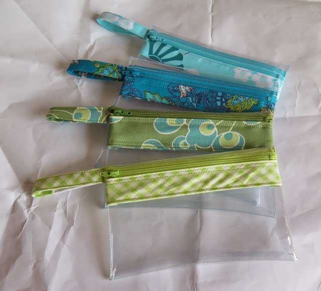 Friday Spotlight: Vera&#39;s Vinyl Zipper Pouches {with a tutorial} — SewCanShe | Free Sewing ...