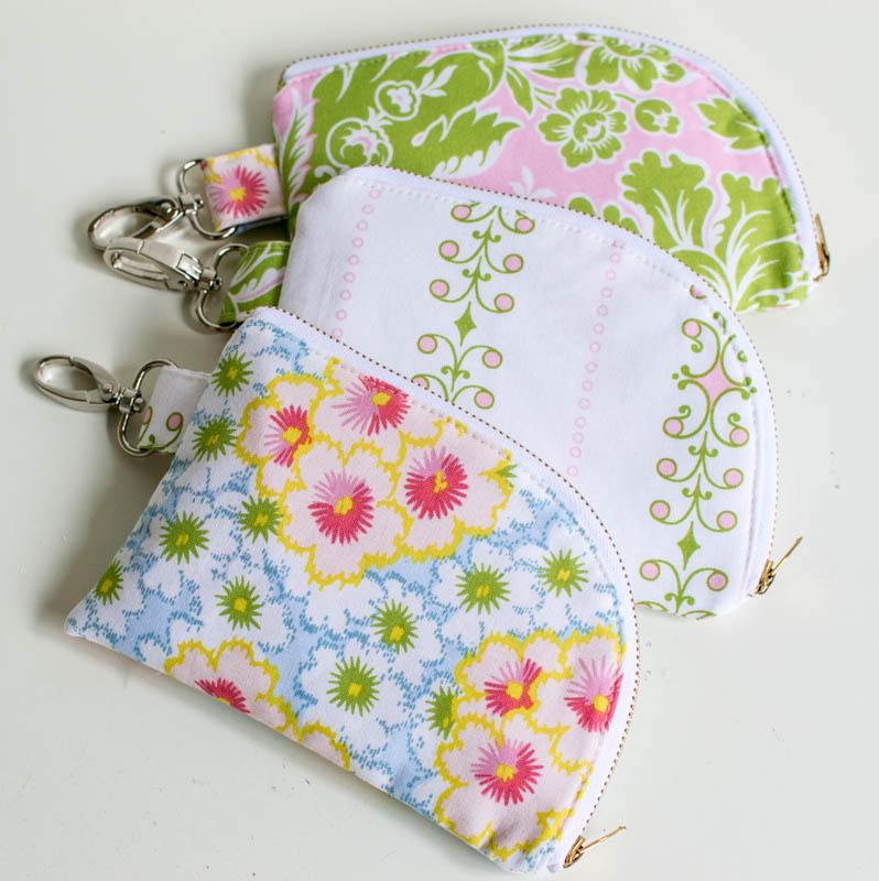 Show Off Saturday... some pretty 2 sided zipper pouches — SewCanShe | Free Sewing Patterns for ...