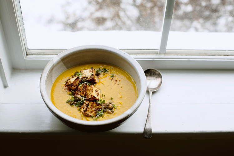 WINTER SQUASH SOUP WITH CURRY AND COCONUT MILK from Lisa Moussali and Molly Wizenberg | Seven Spoons
