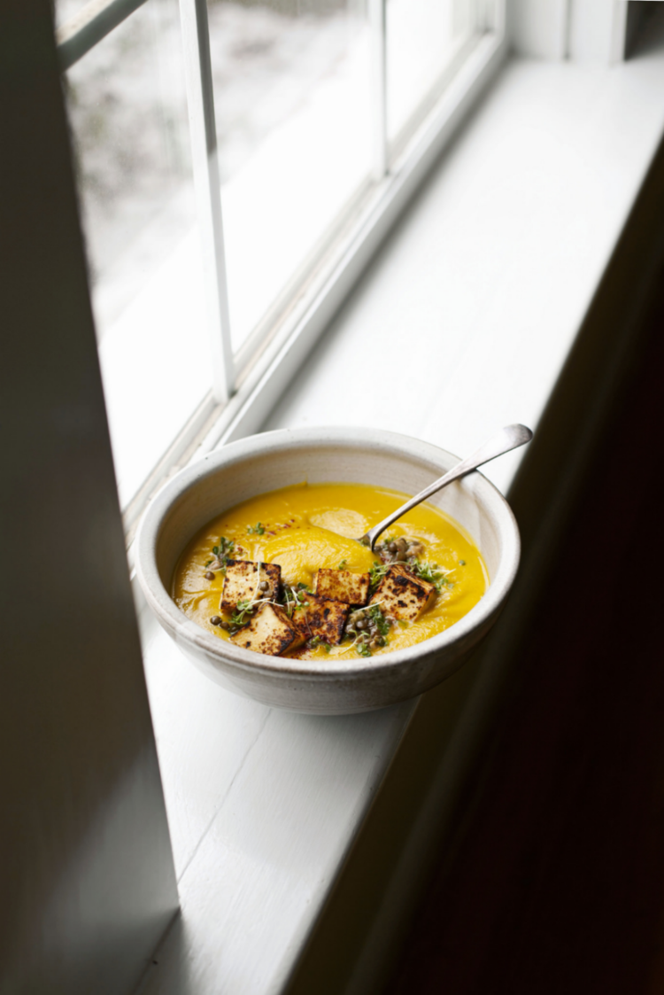 WINTER SQUASH SOUP WITH CURRY AND COCONUT MILK from Lisa Moussali and Molly Wizenberg | Seven Spoons