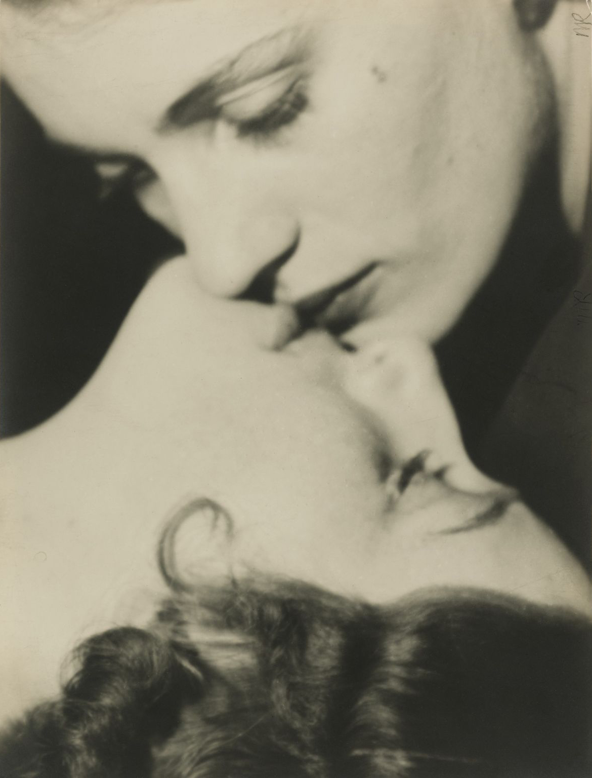 Lesbians many. Lee Miller, 1930. Man ray - Lee Miller, 1930.