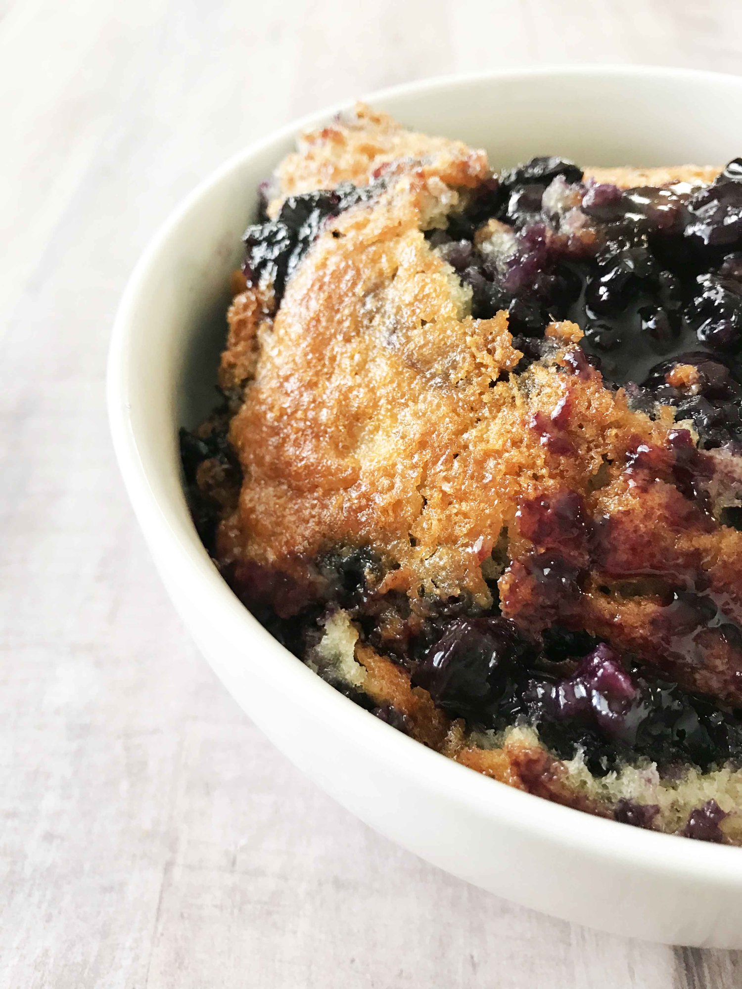 Easy Blueberry Cobbler Recipe {LOW CALORIE} | Lose Weight By Eating