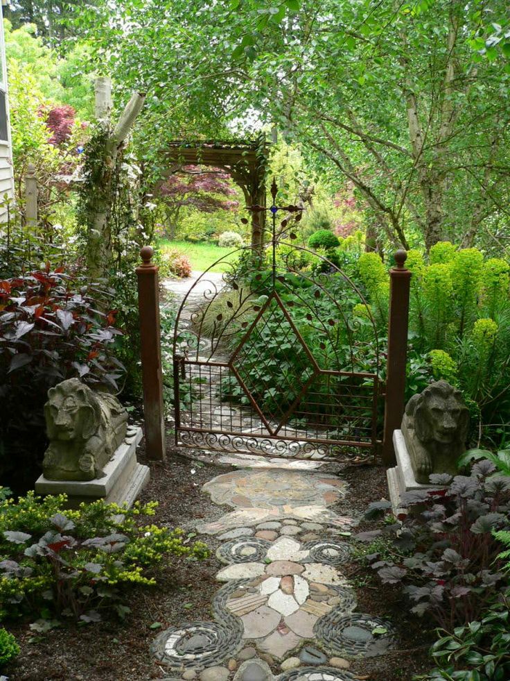 Garden Gate  ~ Style Estate - 15 Gorgeous Garden Gates