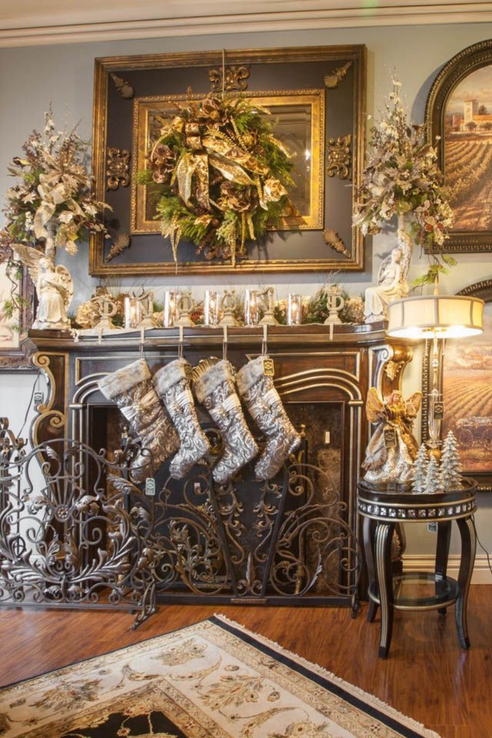35 Beautiful Christmas Mantels — Style Estate
