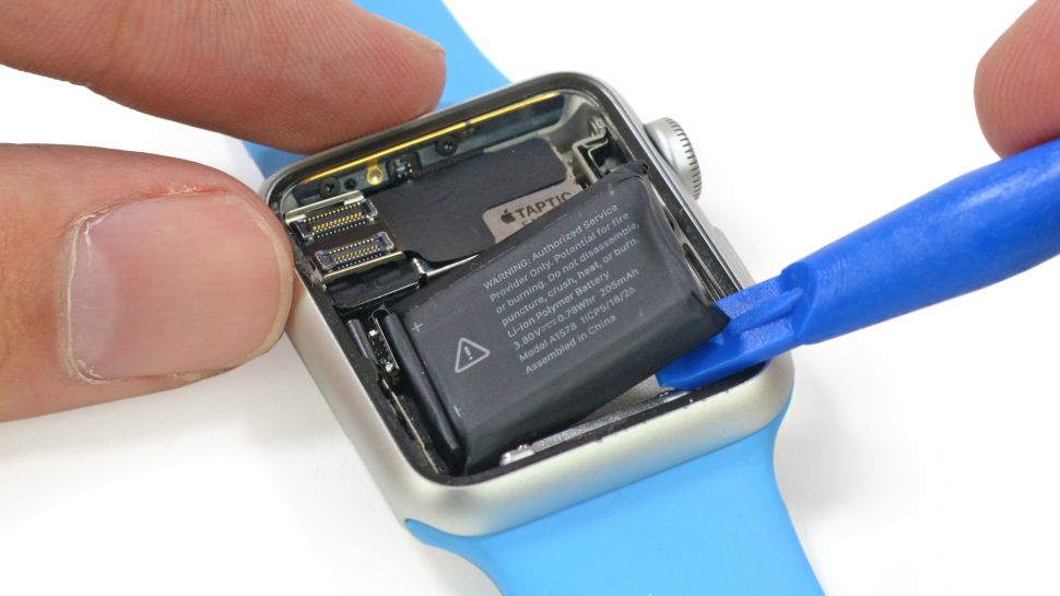 Baterka v Apple Watch je extrémne maličká - svetapple.sk