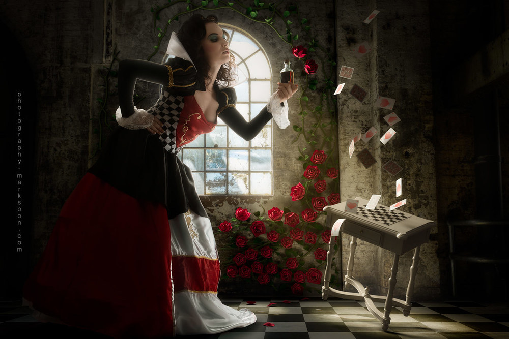 Alice In Wonderland: The Queen of Hearts (Behind the scenes)