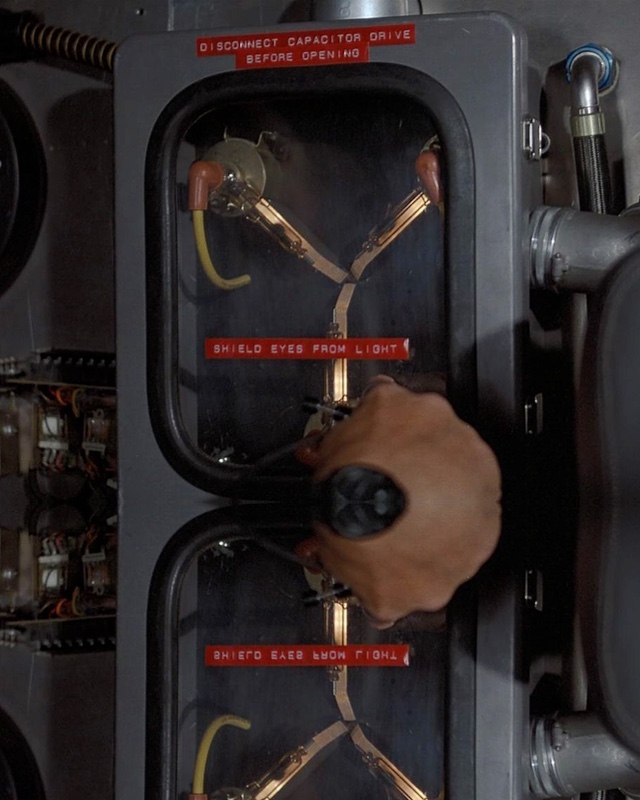 Make Your Own Flux Capacitor from BACK TO THE FUTURE — GeekTyrant