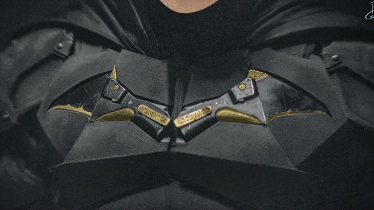 Batman Fan Adds Some Color to Robert Pattinson's Costume in THE BATMAN —  GeekTyrant