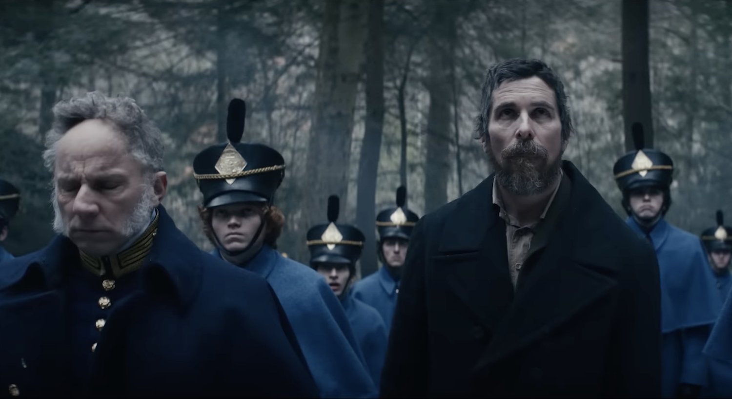 Bande-annonce inquiétante pour le film d’horreur de Christian Bale THE PALE BLUE EYE
