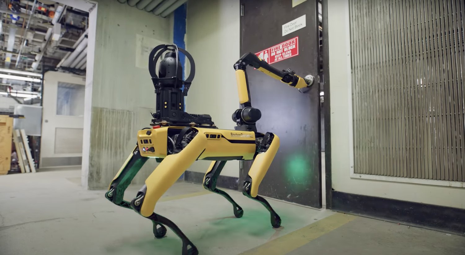 Boston Dynamics Robot Dog Spot monte de niveau et peut désormais ouvrir des portes