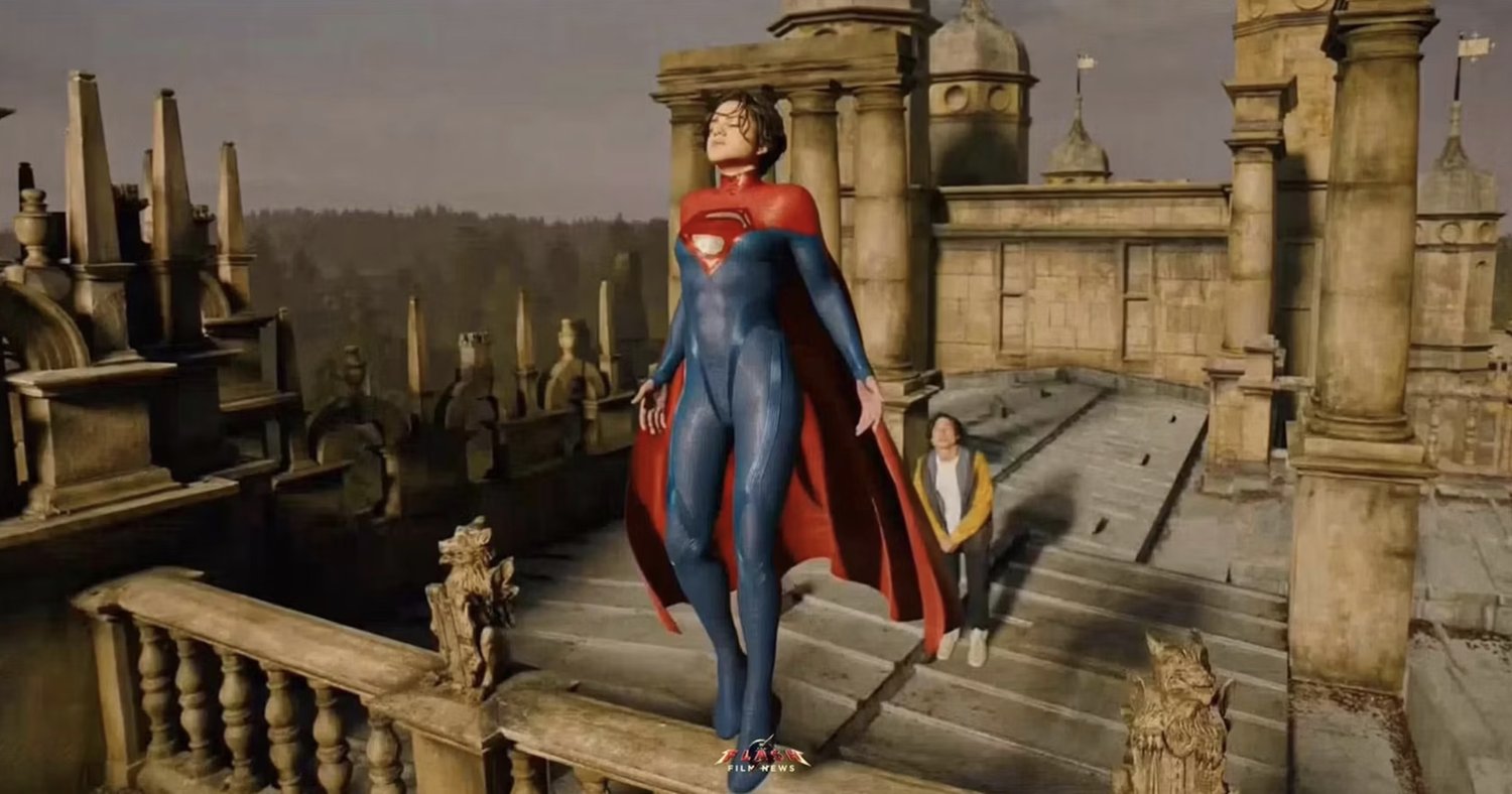 Certaines des scènes de combat de Supergirl de Sasha Calle dans THE FLASH ont été coupées parce qu’elles étaient « un peu trop notées R »