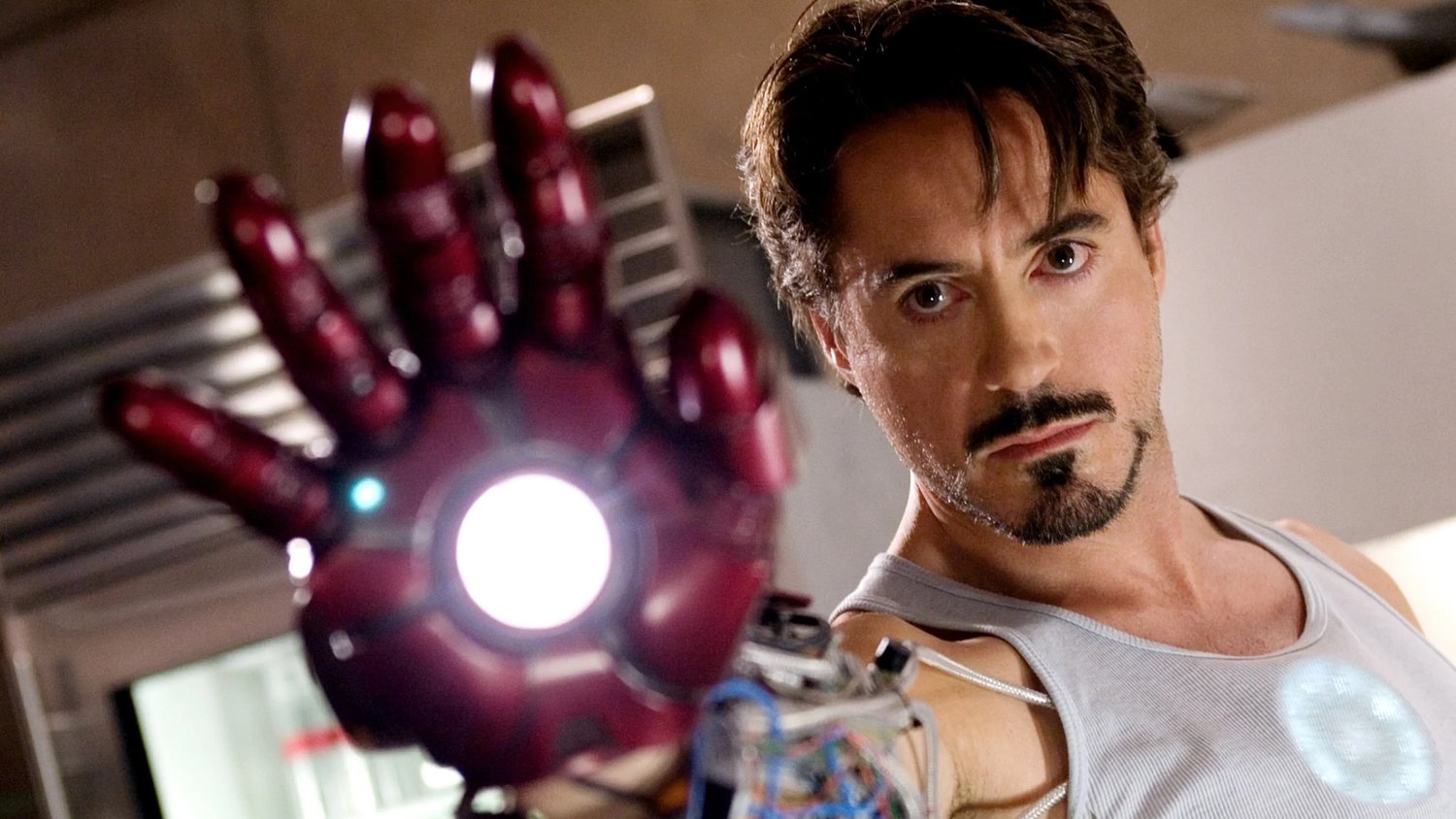 Christopher Nolan dit que le casting de Robert Downey Jr. dans le rôle d'Iron Man est historique dans le secteur du cinéma