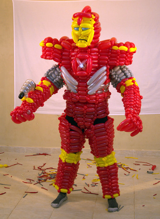 Full Iron Man Suit Using 500 Balloons - GeekTyrant